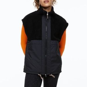 NWT H&M Black Fleece Sport Vest with Zipper.